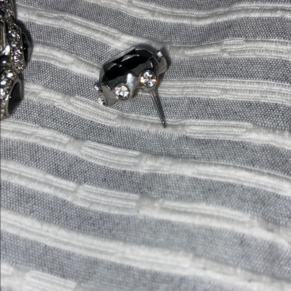 Jewelry - Picture 3 of 4